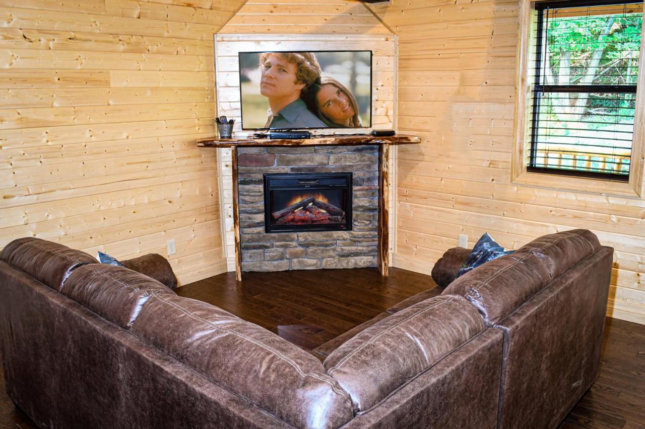 Gatlinburg - Honeymoon Hideaway Villa Exterior photo